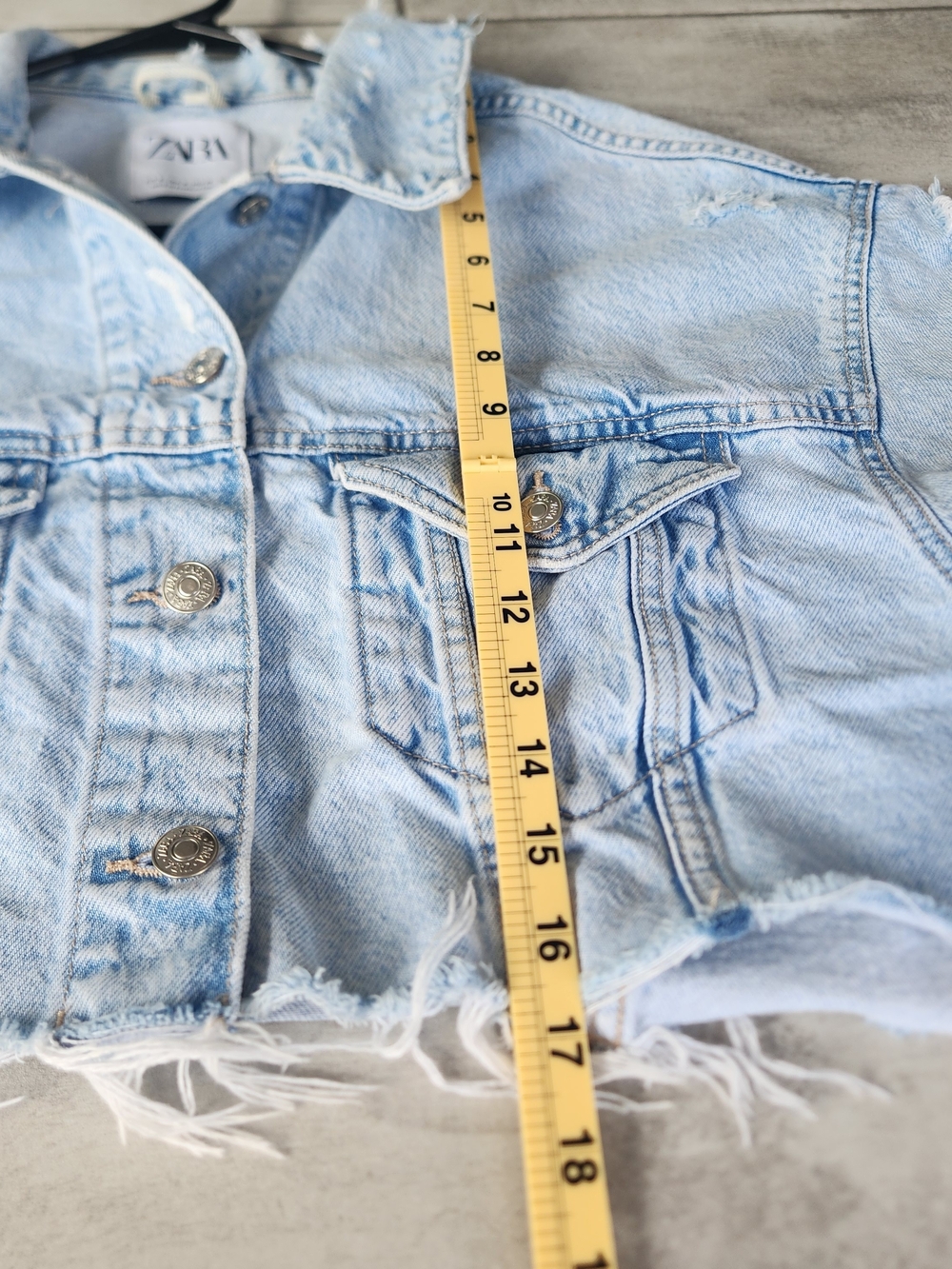 Women's Zara Washed Light Blue Distressed Cropped Denim Jacket Size Small Y2K - Picture 8 of 8